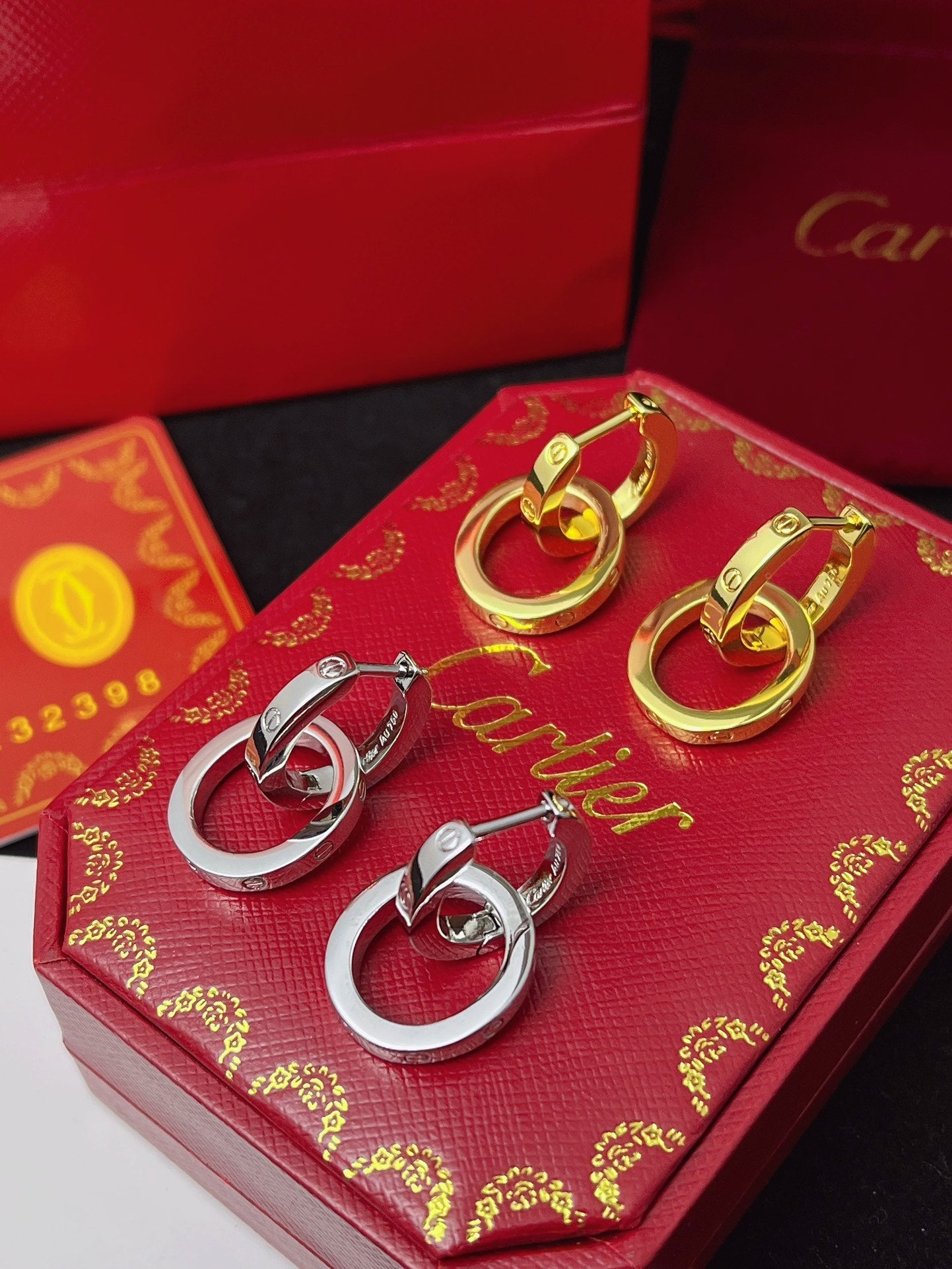Double-loop classic stud earrings
