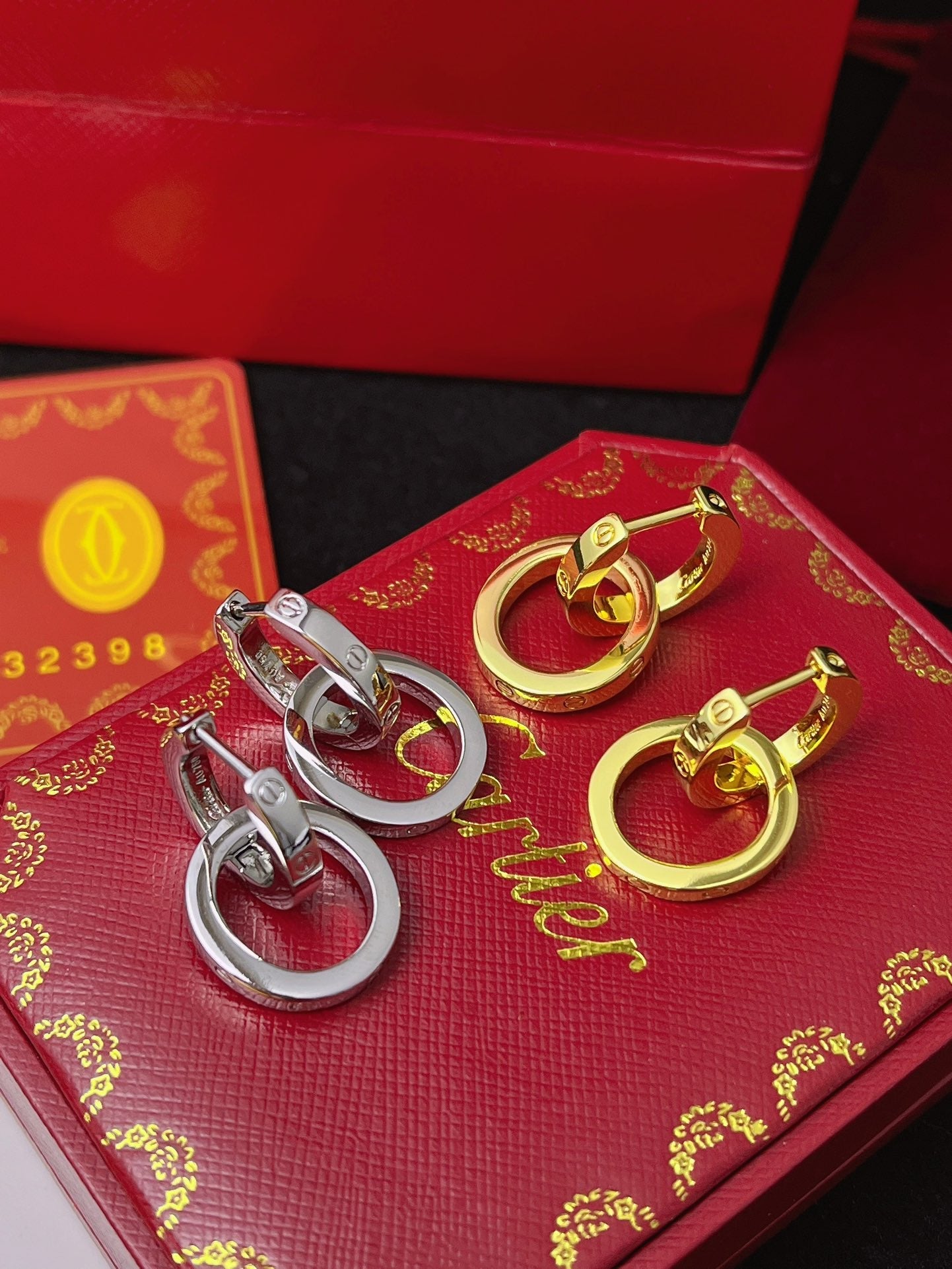 Double-loop classic stud earrings
