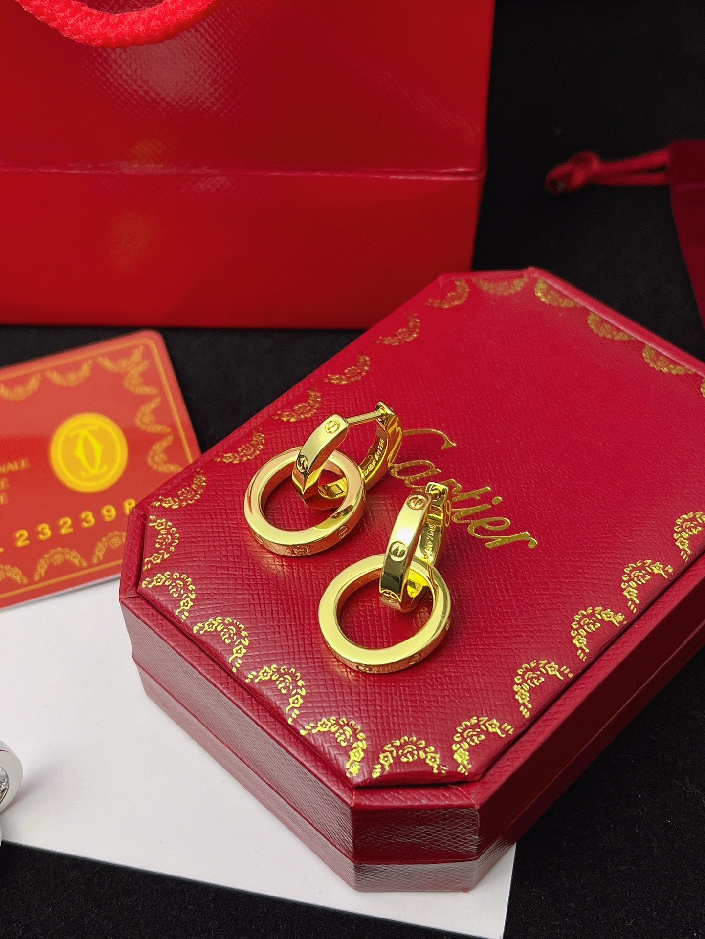 Double-loop classic stud earrings