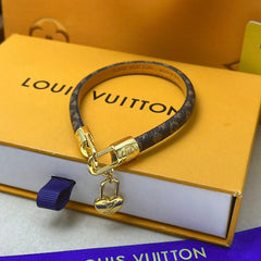 Fashion heart pendant leather bracelet