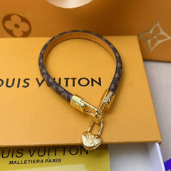 Fashion heart pendant leather bracelet