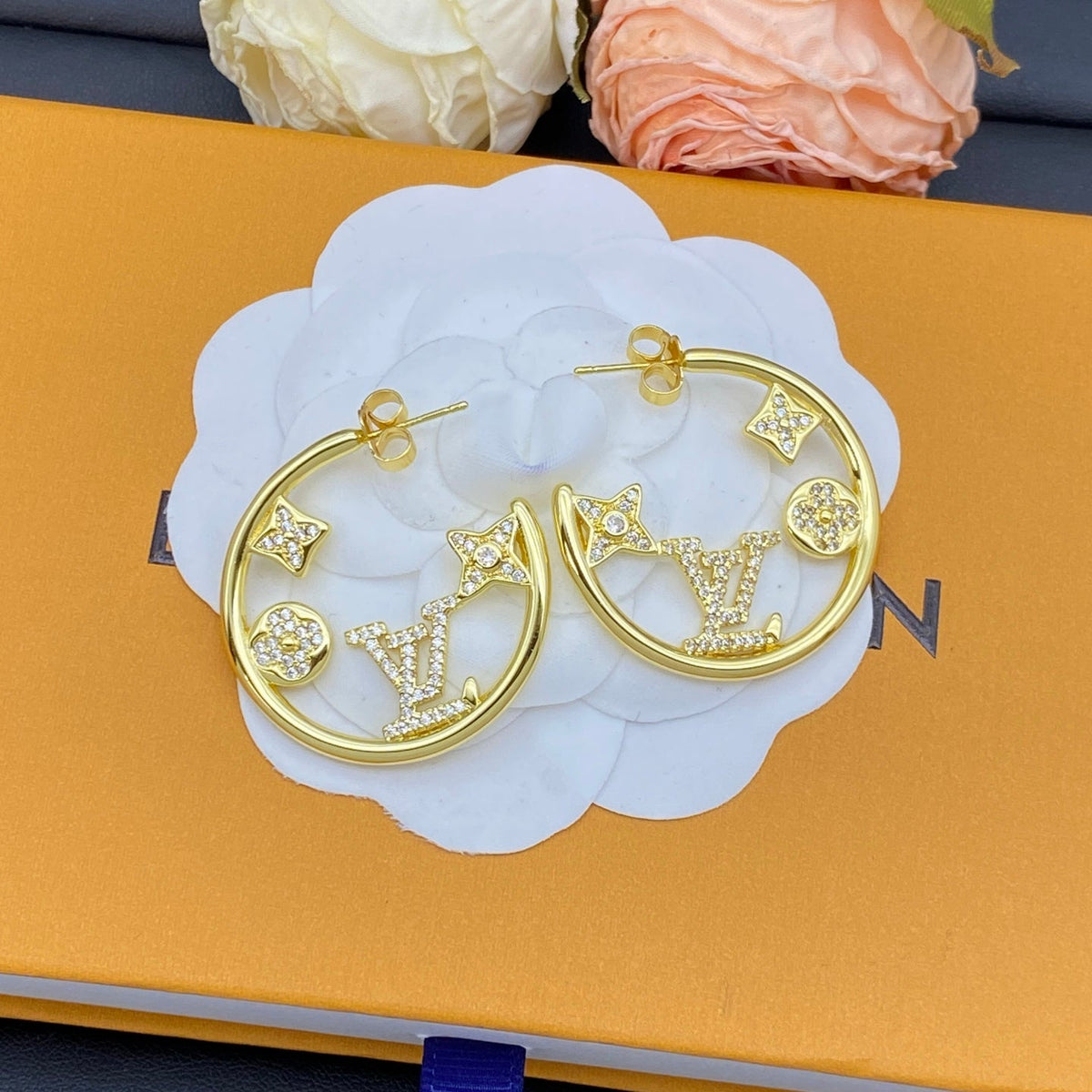 Floral Diamond Hollow Earrings
