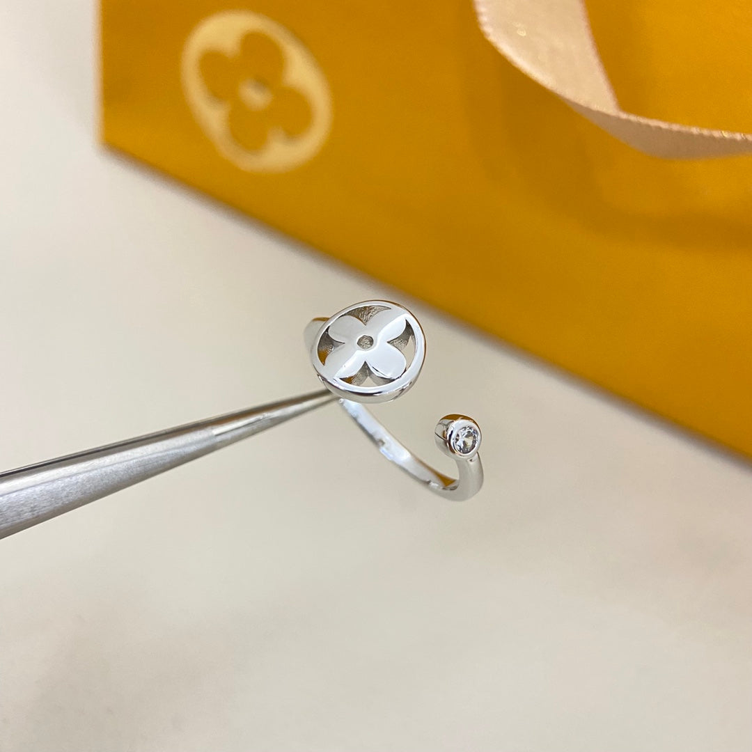 3-round flower ring