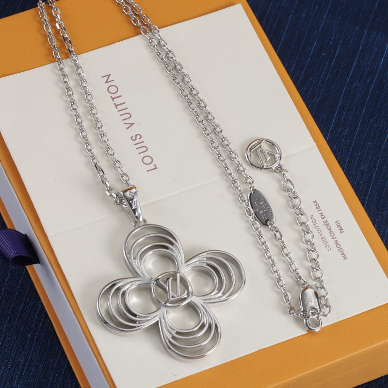 Floral Hollow Necklace