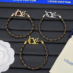 Fashionable leather metal buckle bracelet