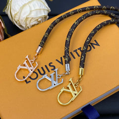 Fashionable leather metal buckle bracelet