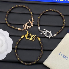 Fashionable leather metal buckle bracelet