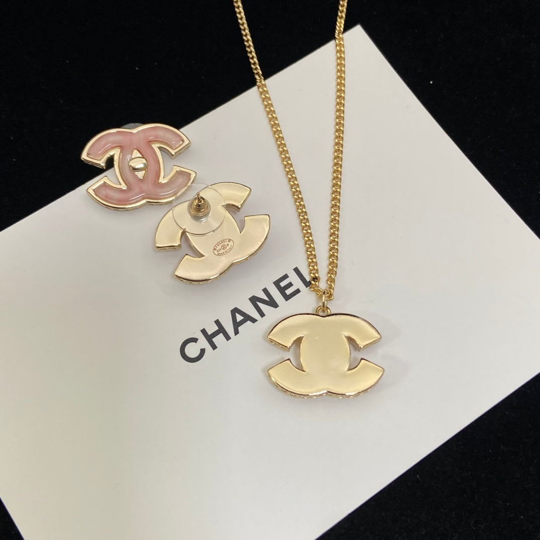 Fashion Pink Glass Pendant Jewelry Set