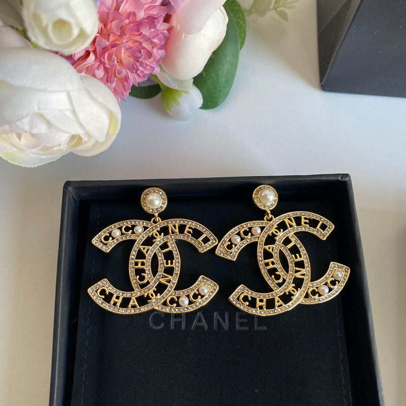 Hollow Diamond Pearl Letter Earrings