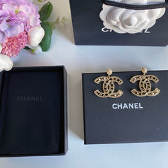 Hollow Diamond Pearl Letter Earrings