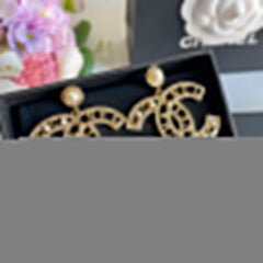 Hollow Diamond Pearl Letter Earrings