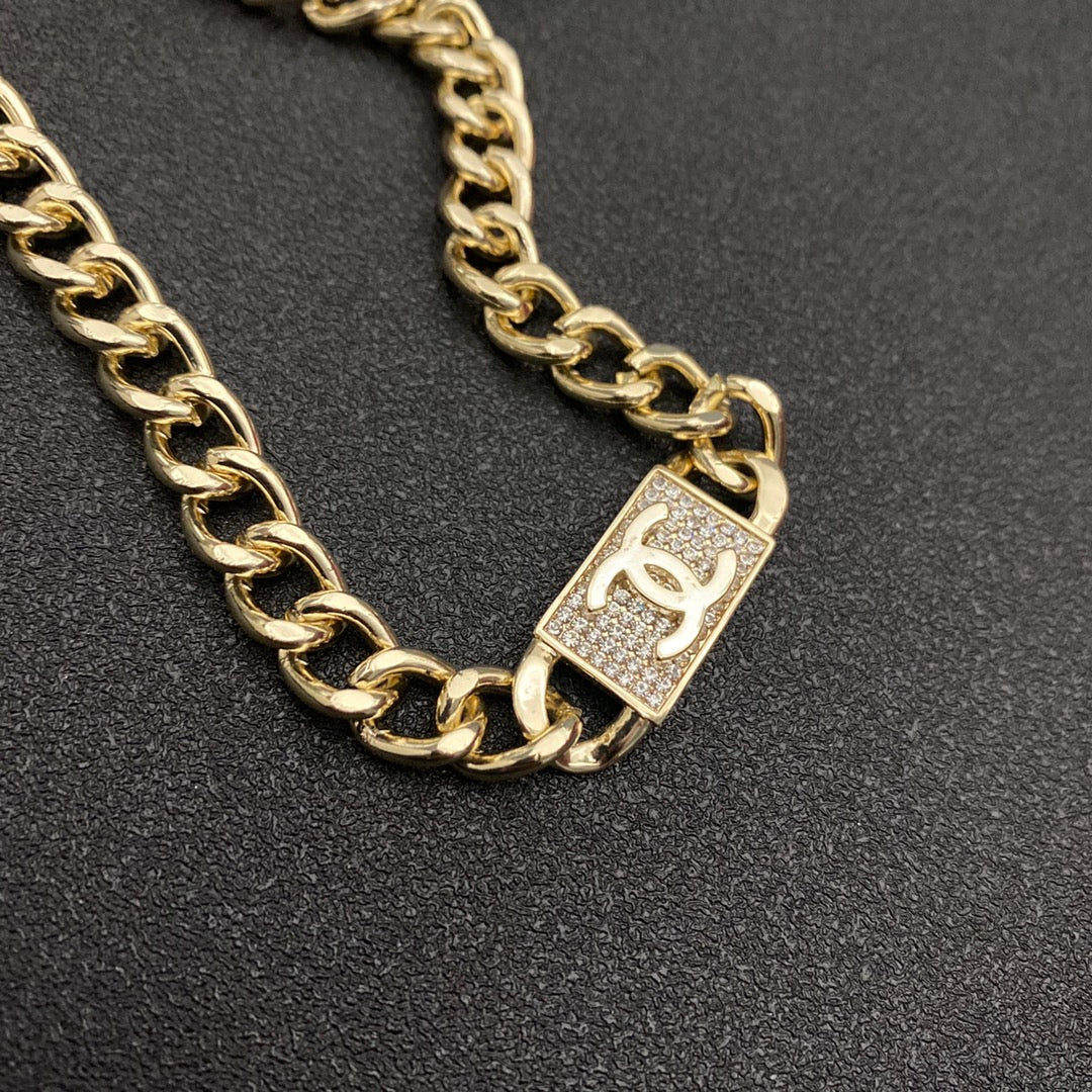 Metal Diamond Chain Necklace