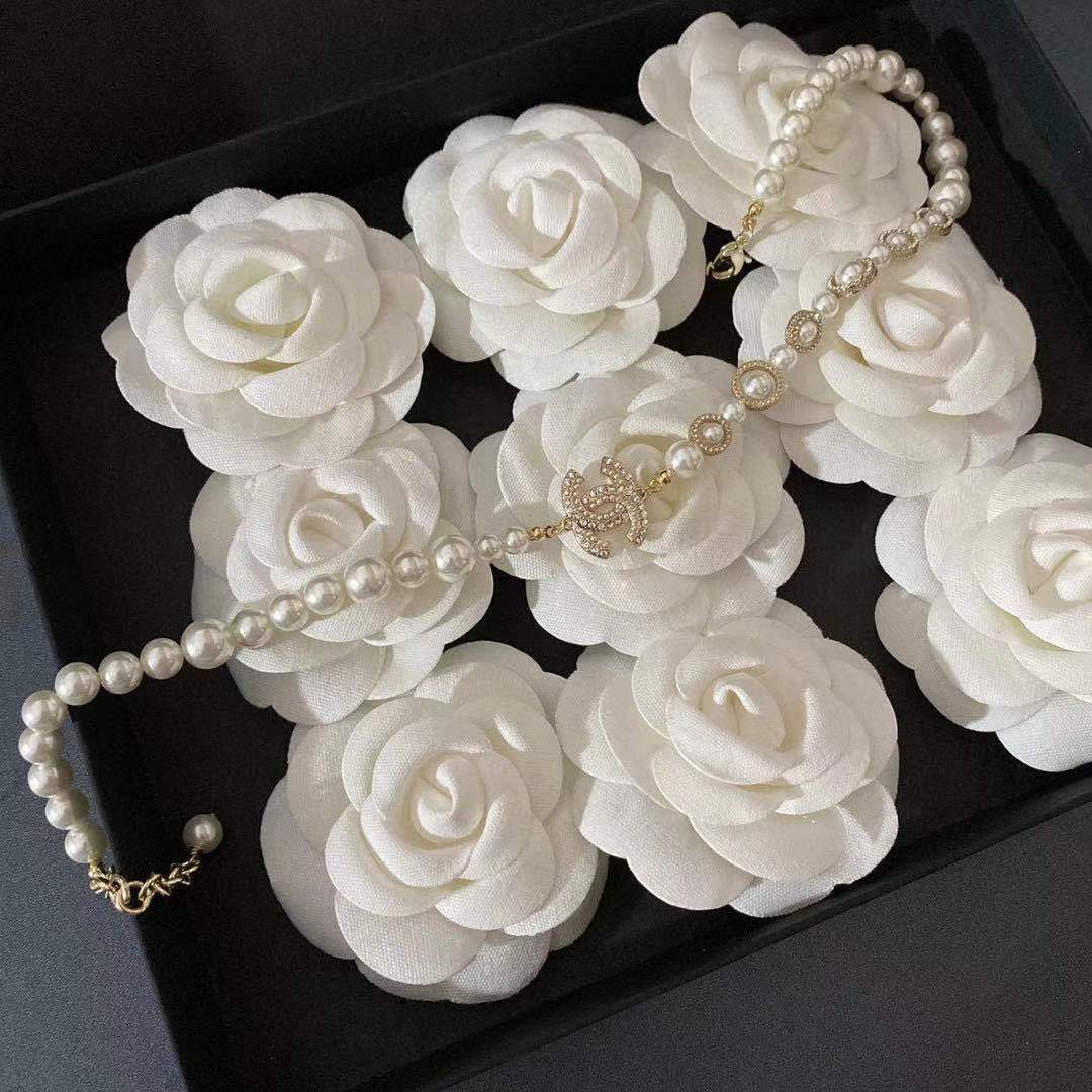 Vintage Elegant Pearl Necklace