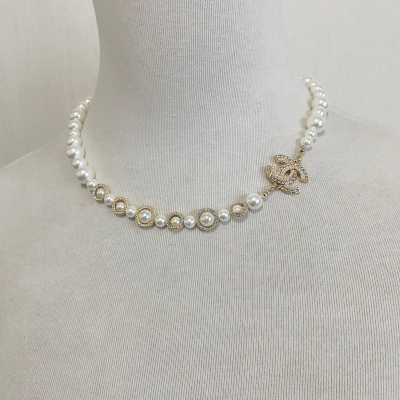 Vintage Elegant Pearl Necklace