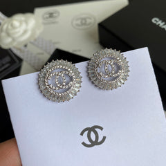 Fashionable round diamond earrings