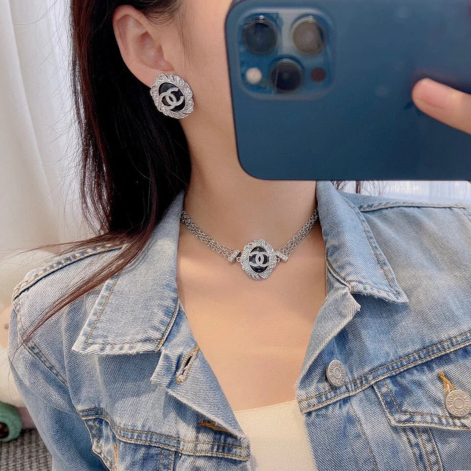 Fashionable black crystal earrings