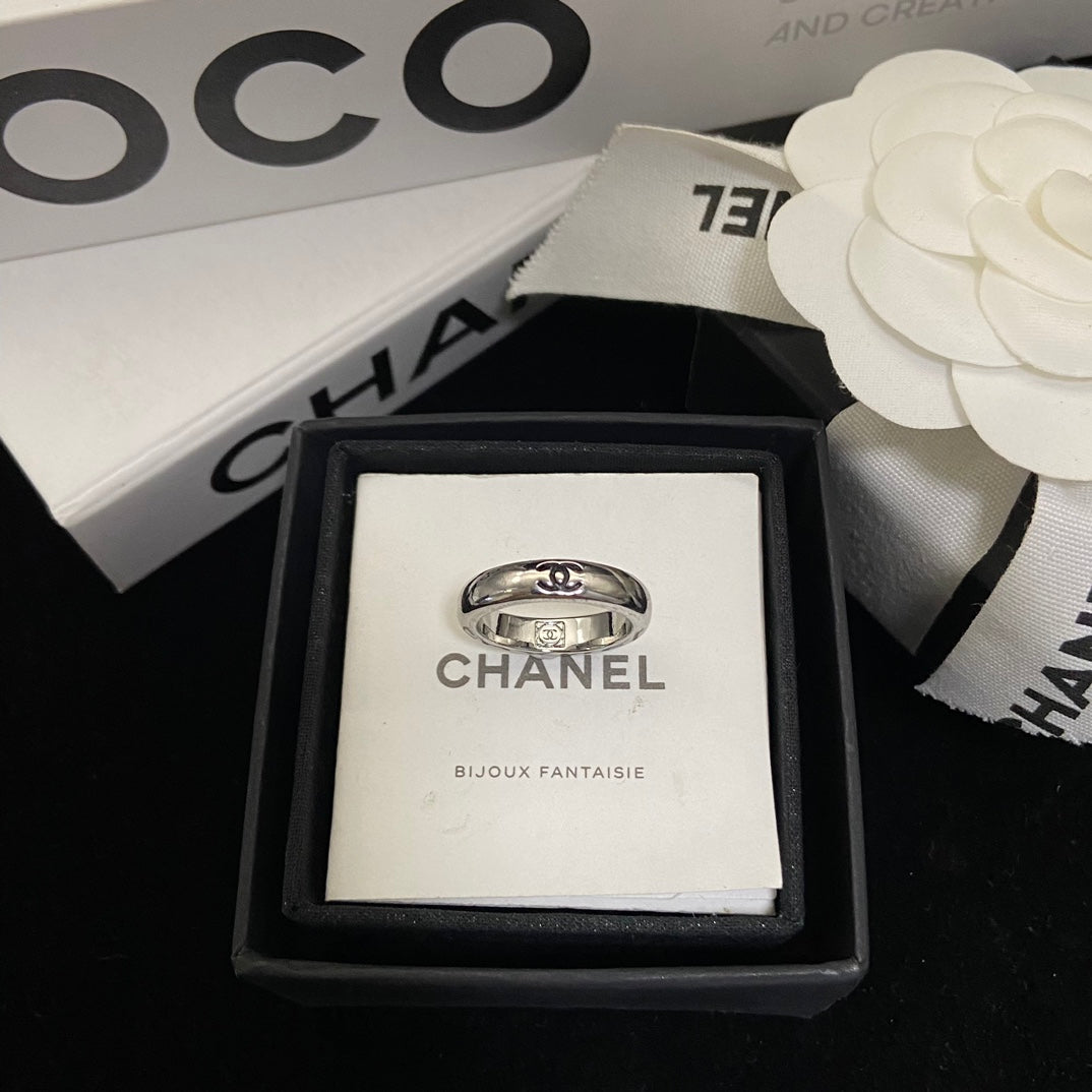 Versatile Black Enamel Ring