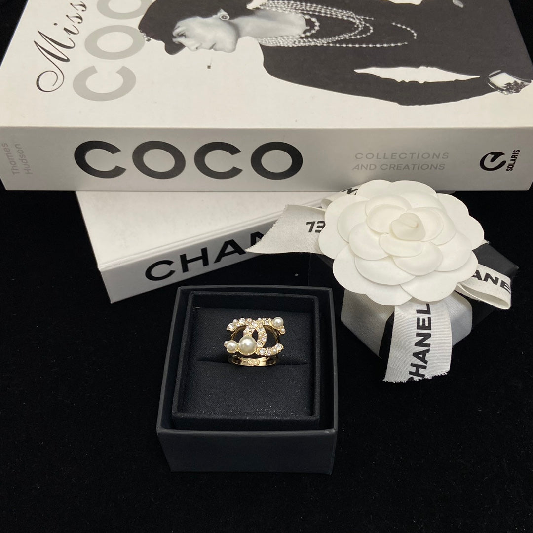 Hollow Bead Diamond Ring