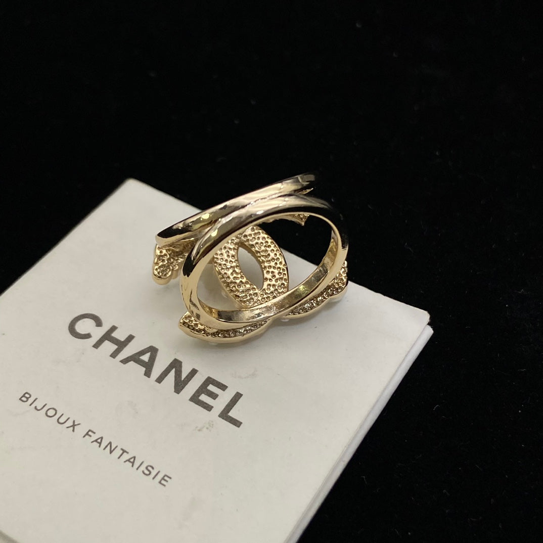 Hollow Bead Diamond Ring