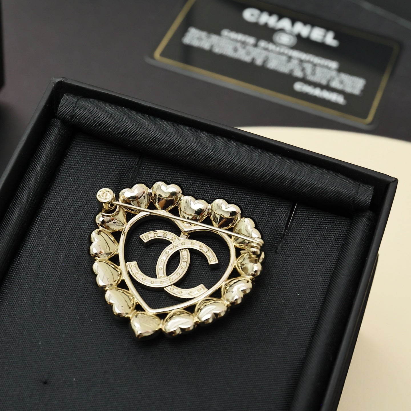 Gold Heart Hollow Round Brooch