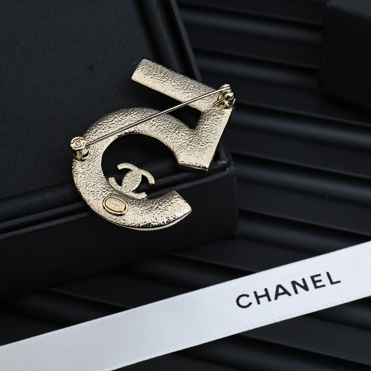 Dazzling Diamond 5 Brooch